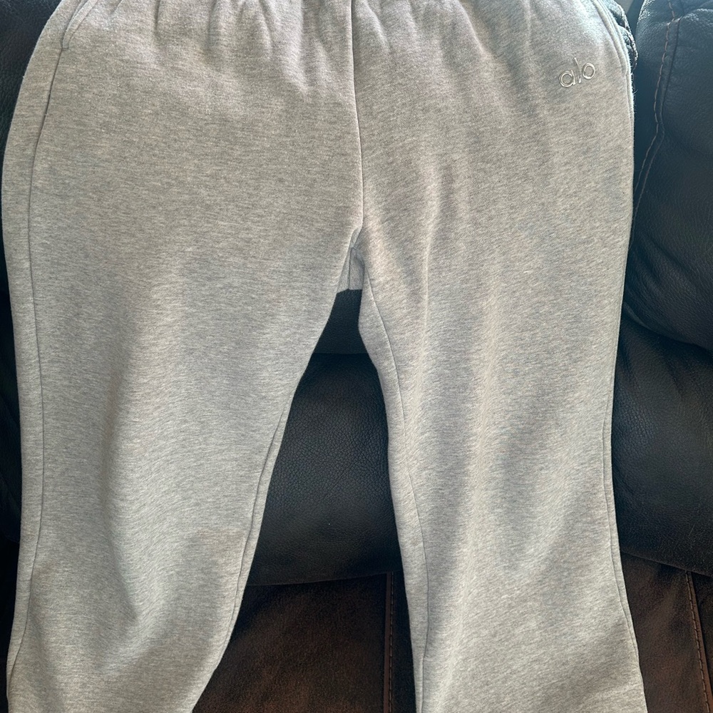 ALO Yoga  Light Gray Sweatpants